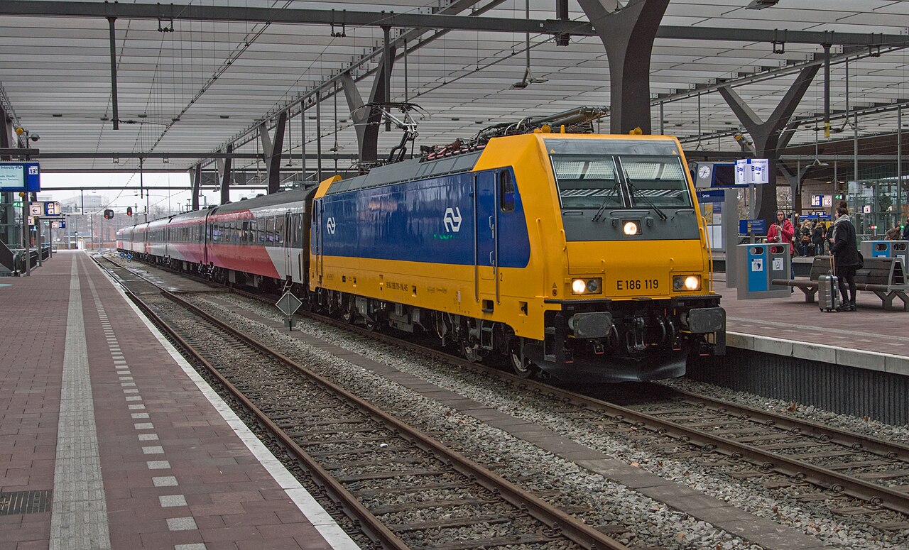 רכבת אינטרסיטי דירקט לאמסטרדם