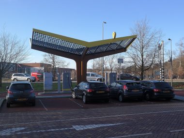 תחנת טעינה מהירה של Fastned בהאג