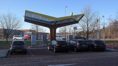 תחנת טעינה מהירה של Fastned בהאג