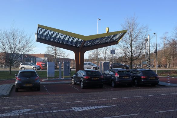 תחנת טעינה מהירה של Fastned בהאג