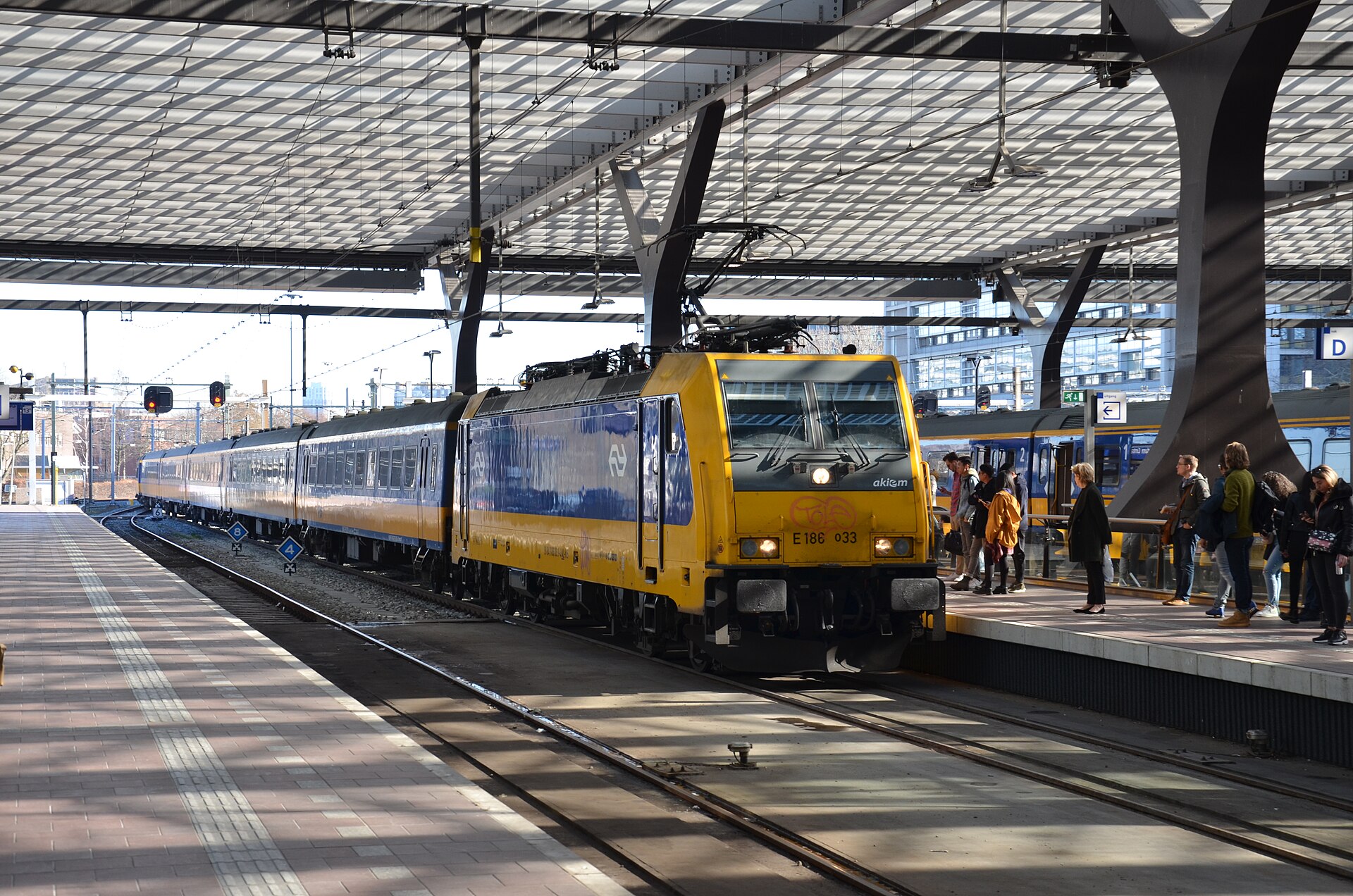 רכבת Intercity Direct בתחנת רוטרדם המרכזית