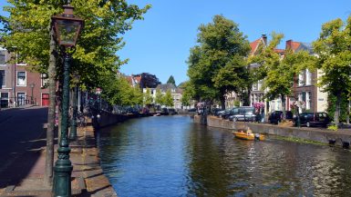 leiden rapenburg canal