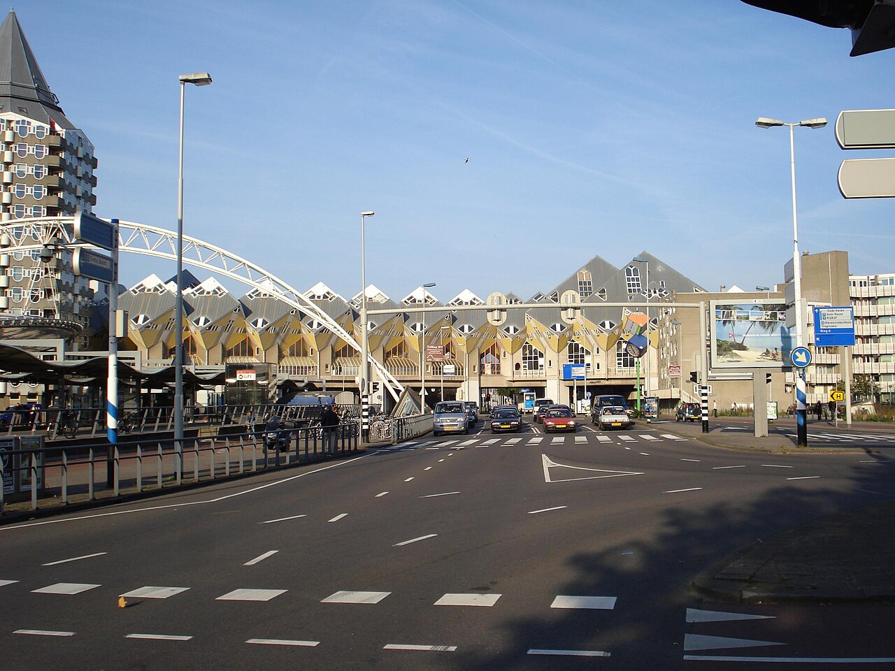 הבתים הקוביות של רוטרדם ליד תחנת בלאק