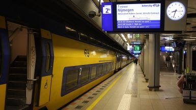 תחנת הרכבת בשדה התעופה סכיפהול